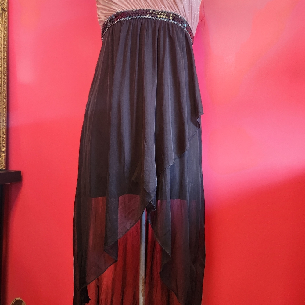 Formal dress - Picture 4 of 5